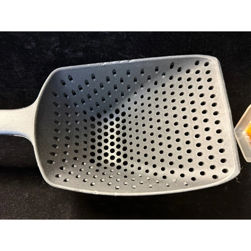 Pampered Chef Gray Kitchen 3pc Tool Set: Scoop Colander, Slotted Spoon, Tongs